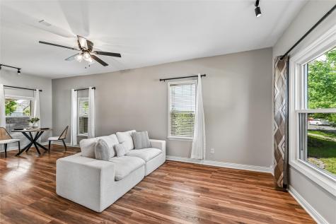 1127 10th Street NW Cedar Rapids IA 52405