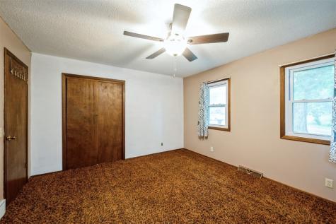1018 E 1st Street Center Point IA 52213
