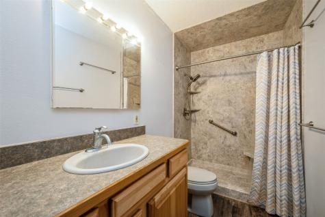 1018 E 1st Street Center Point IA 52213