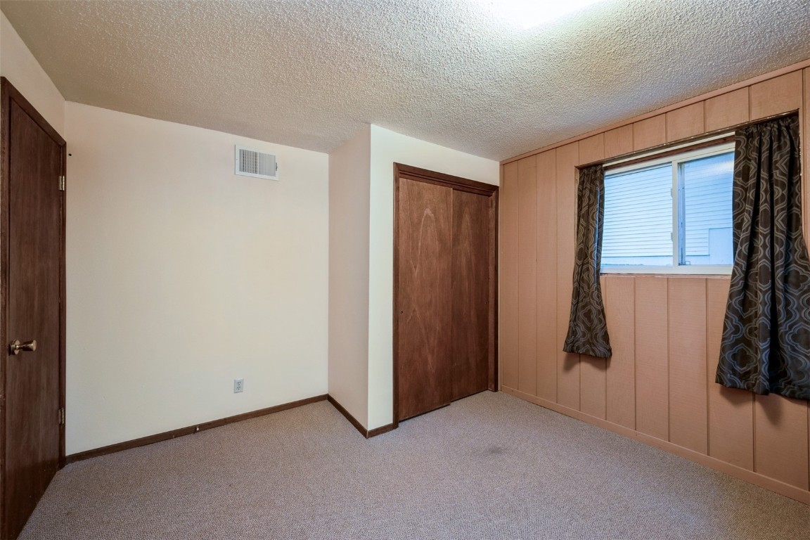 1018 E 1st Street Center Point IA 52213
