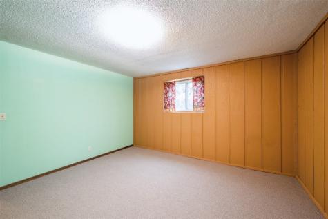 1018 E 1st Street Center Point IA 52213