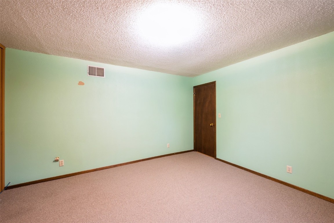 1018 E 1st Street Center Point IA 52213