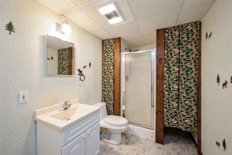 1018 E 1st Street Center Point IA 52213