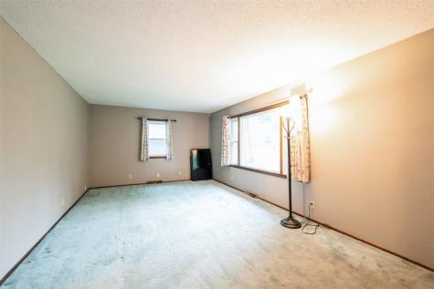 1018 E 1st Street Center Point IA 52213