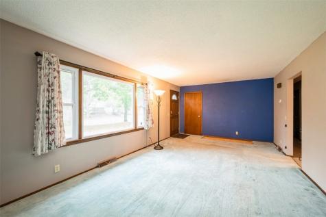 1018 E 1st Street Center Point IA 52213