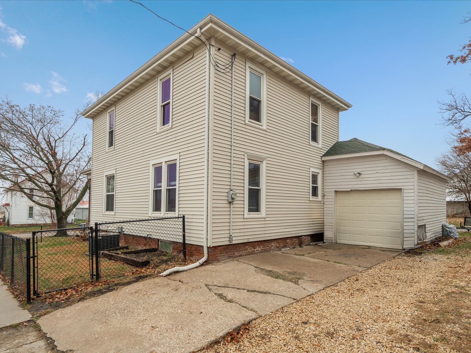 208 E South Street Mechanicsville IA 52306