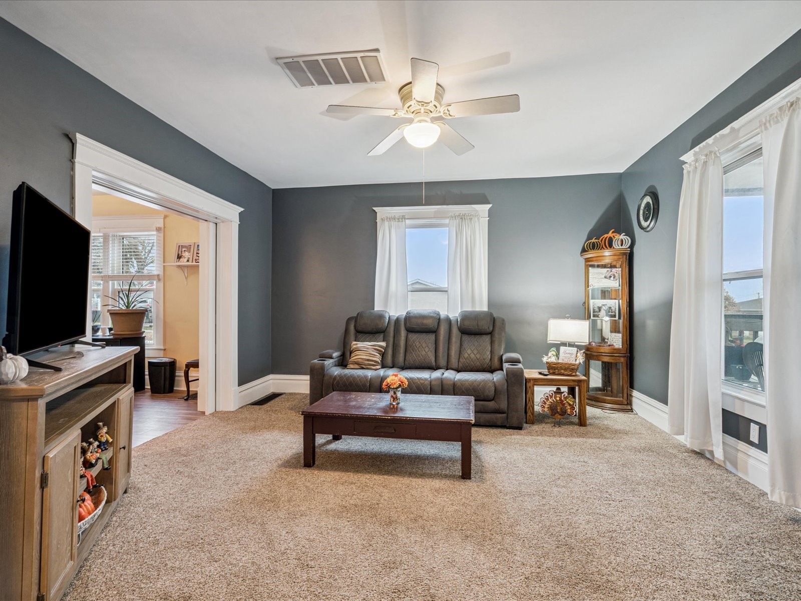 208 E South Street Mechanicsville IA 52306
