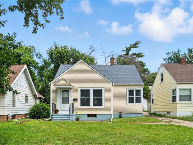 Cedar Rapids IA, 306 21ST Street NE