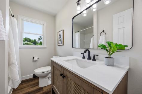 3713 Rogers Cedar Rapids IA 52405