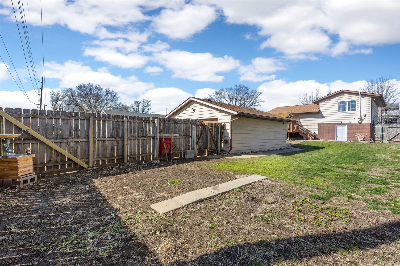 220 Summerhays Tiffin IA 52340