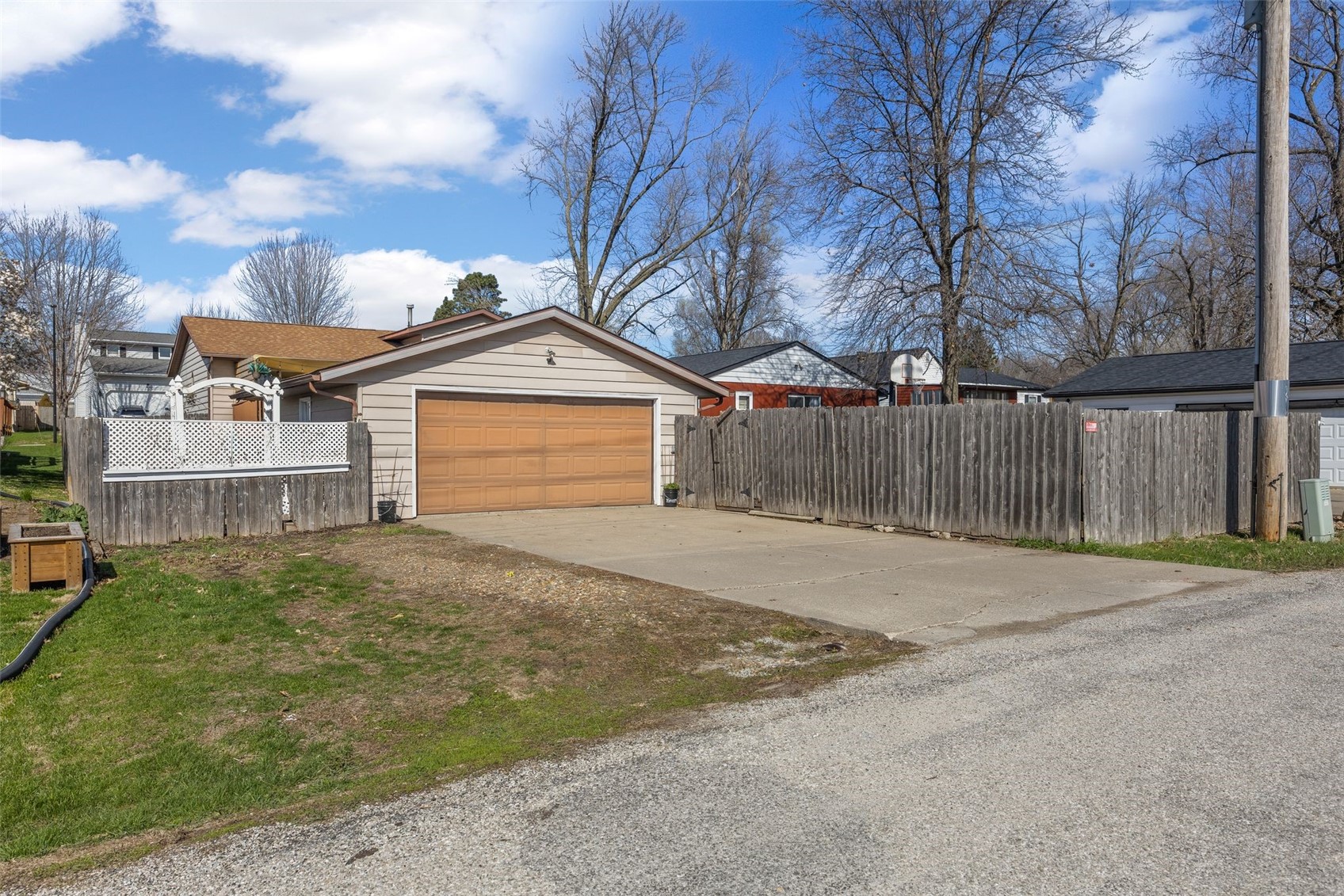 220 Summerhays Tiffin IA 52340