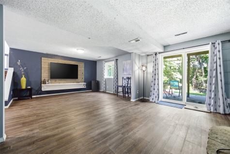 1948 Surf Drive NE Solon IA 52333