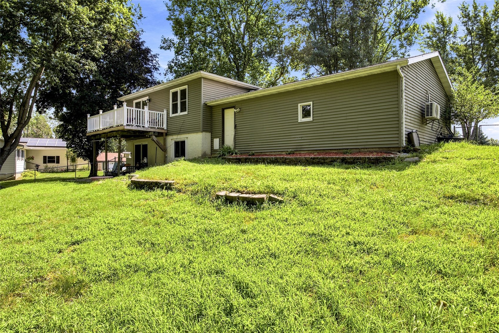 1948 Surf Drive NE Solon IA 52333