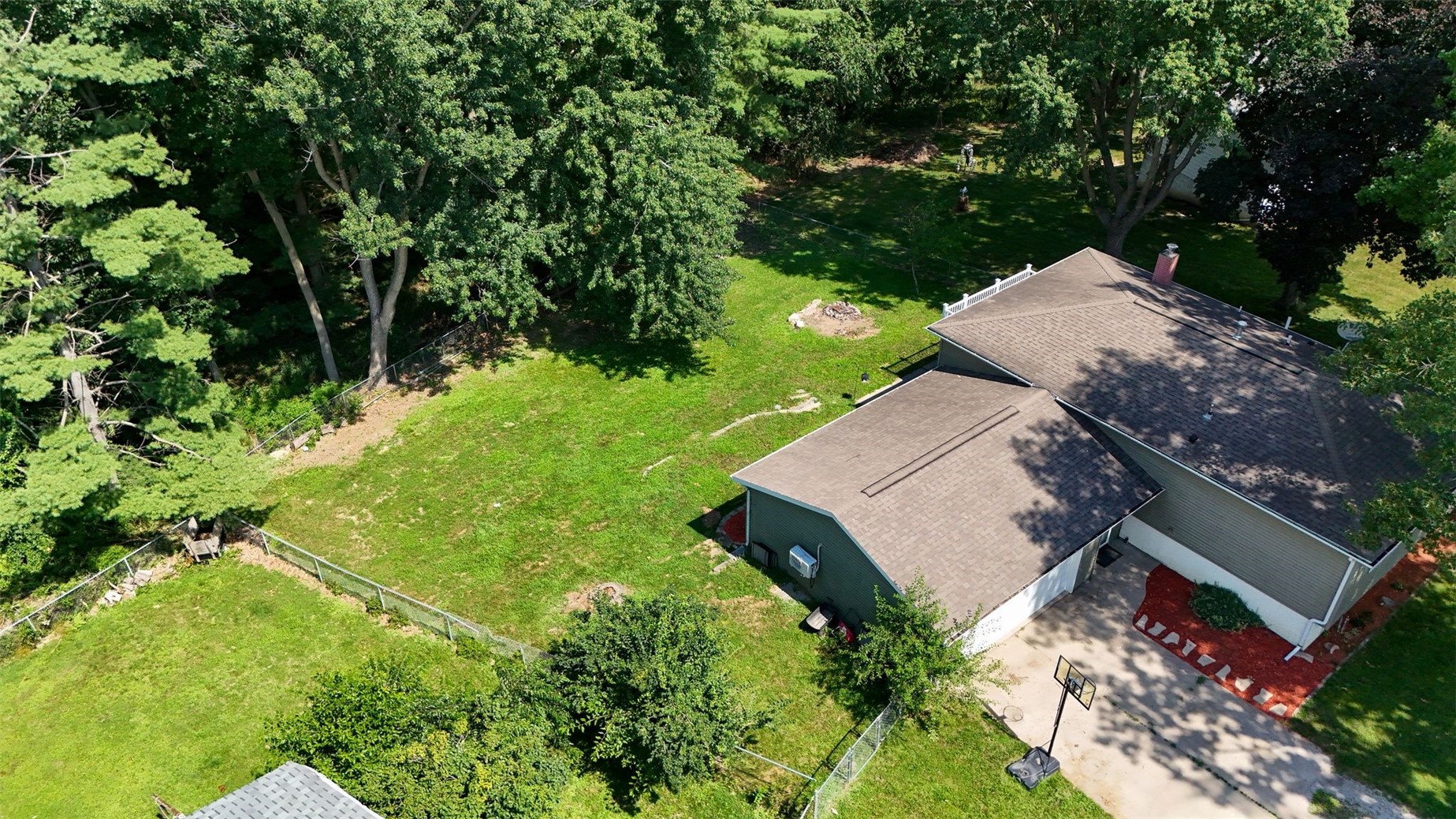 1948 Surf Drive NE Solon IA 52333
