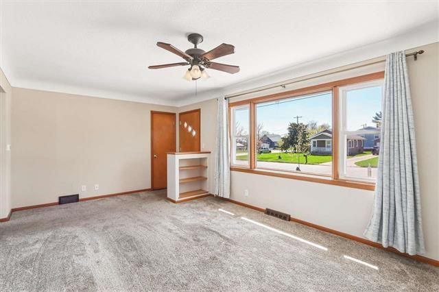 28 29th Avenue SW Cedar Rapids IA 52404