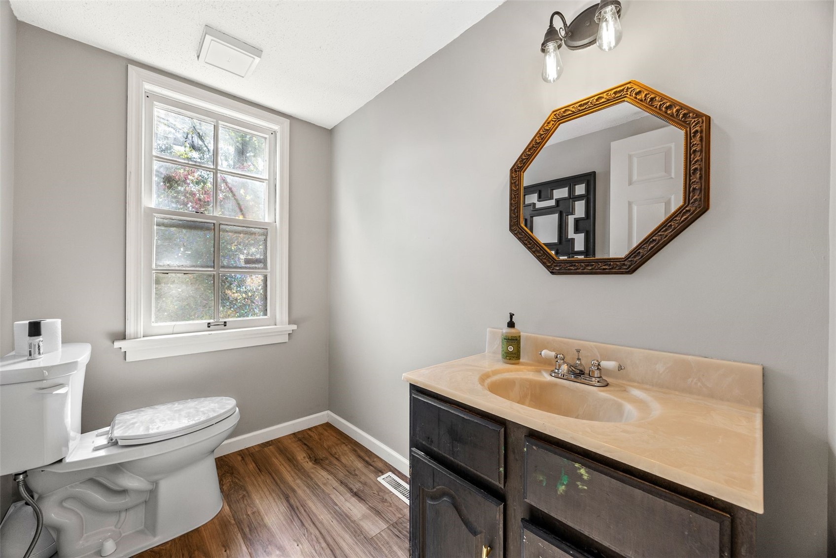 1955 Blake Boulevard SE Cedar Rapids IA 52403