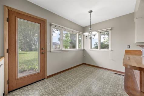 2600 Maple Drive NW Cedar Rapids IA 52405
