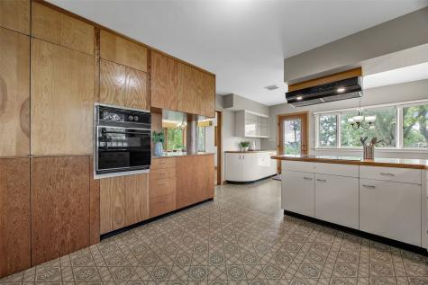 2600 Maple Drive NW Cedar Rapids IA 52405