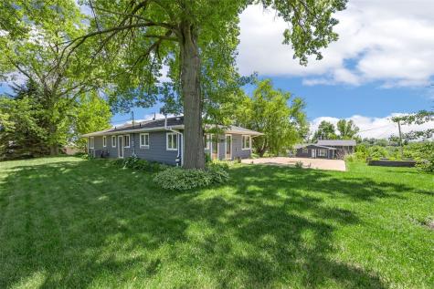 2600 Maple Drive NW Cedar Rapids IA 52405
