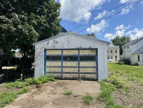 410 S 1st Street Guttenberg IA 52052