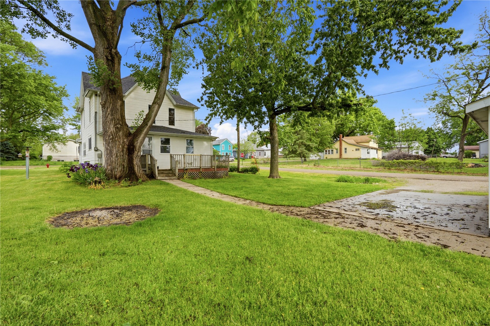 216 Lewis Street Mt Auburn IA 52313