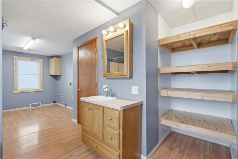 216 Lewis Street Mt Auburn IA 52313