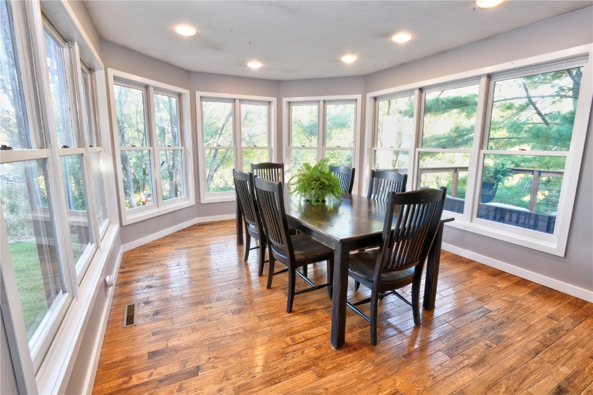 2794 Tower Site Drive NE Solon IA 52333