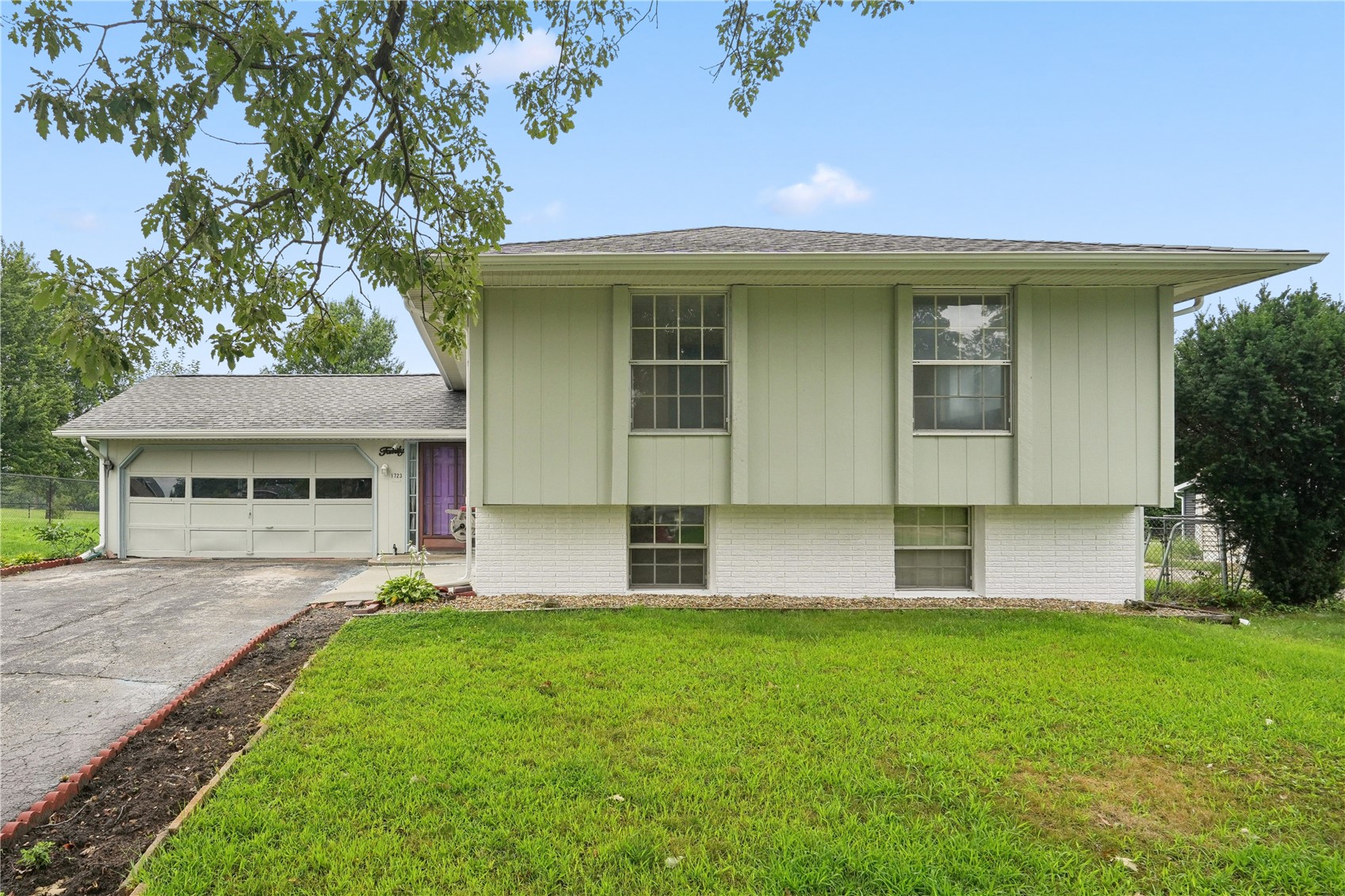 1723 Northbrook Drive NE Cedar Rapids IA 52402
