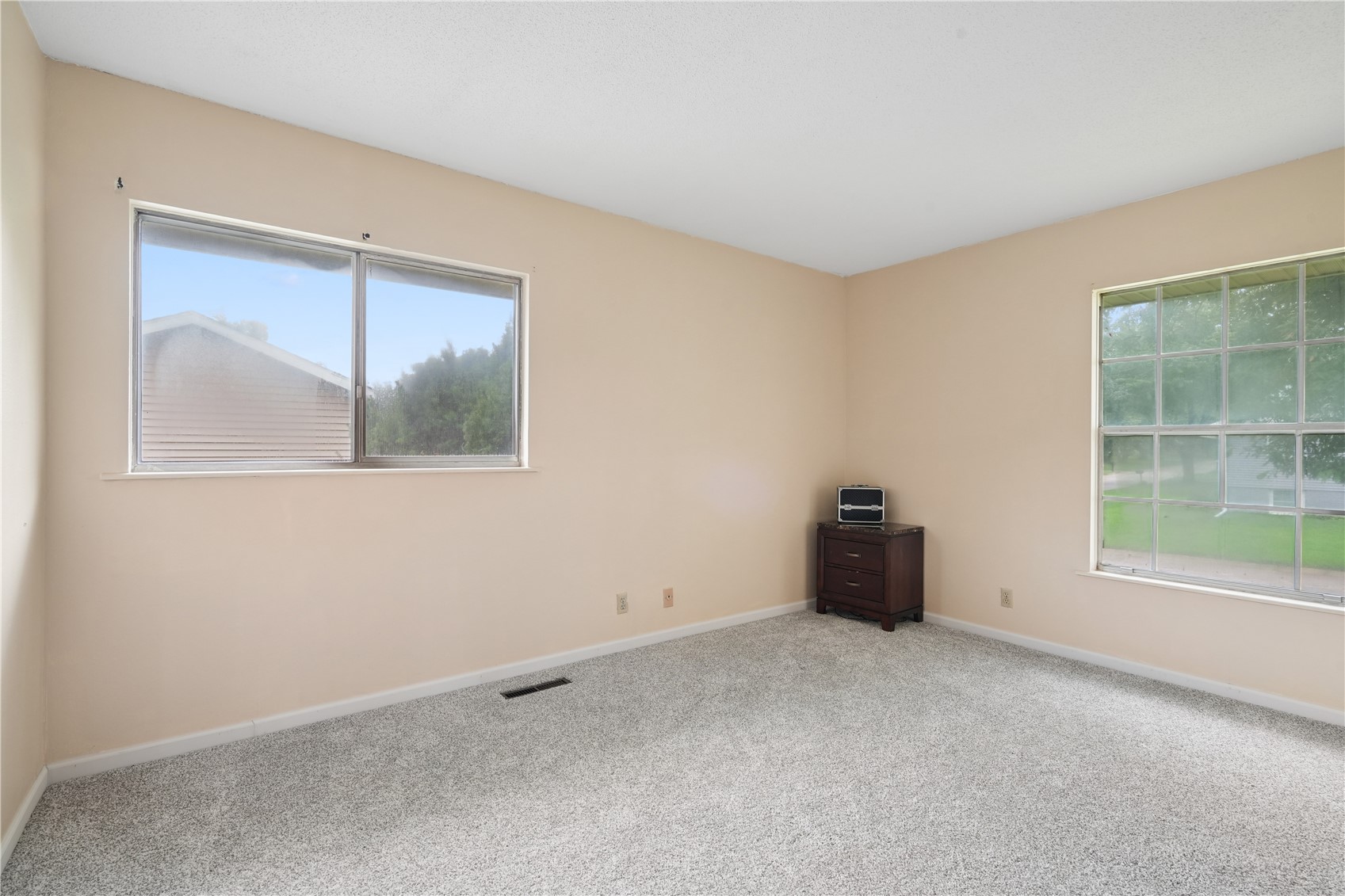 1723 Northbrook Drive NE Cedar Rapids IA 52402