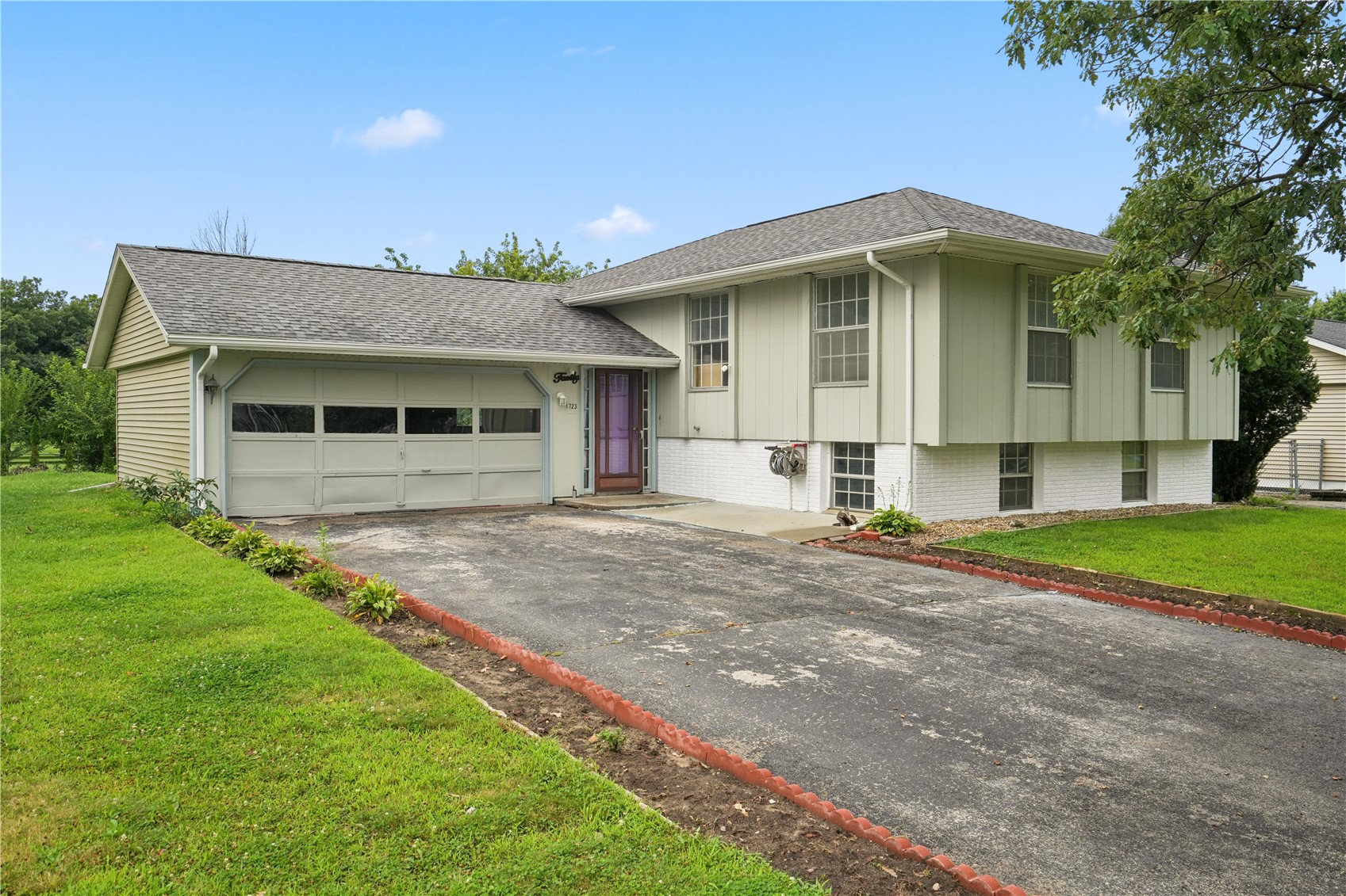 1723 Northbrook Drive NE Cedar Rapids IA 52402