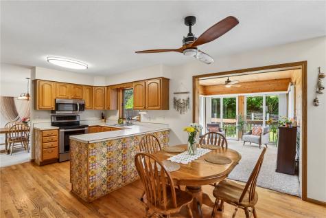 2816 Lancelot Lane NW Cedar Rapids IA 52405