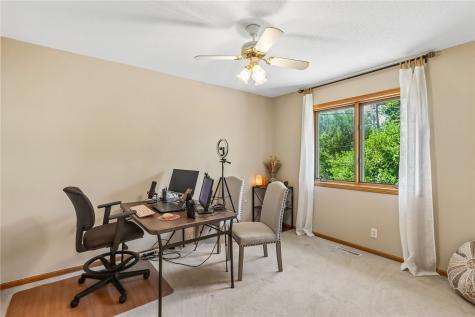 2816 Lancelot Lane NW Cedar Rapids IA 52405