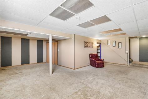 2816 Lancelot Lane NW Cedar Rapids IA 52405