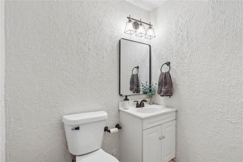 2816 Lancelot Lane NW Cedar Rapids IA 52405