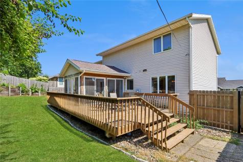 2816 Lancelot Lane NW Cedar Rapids IA 52405