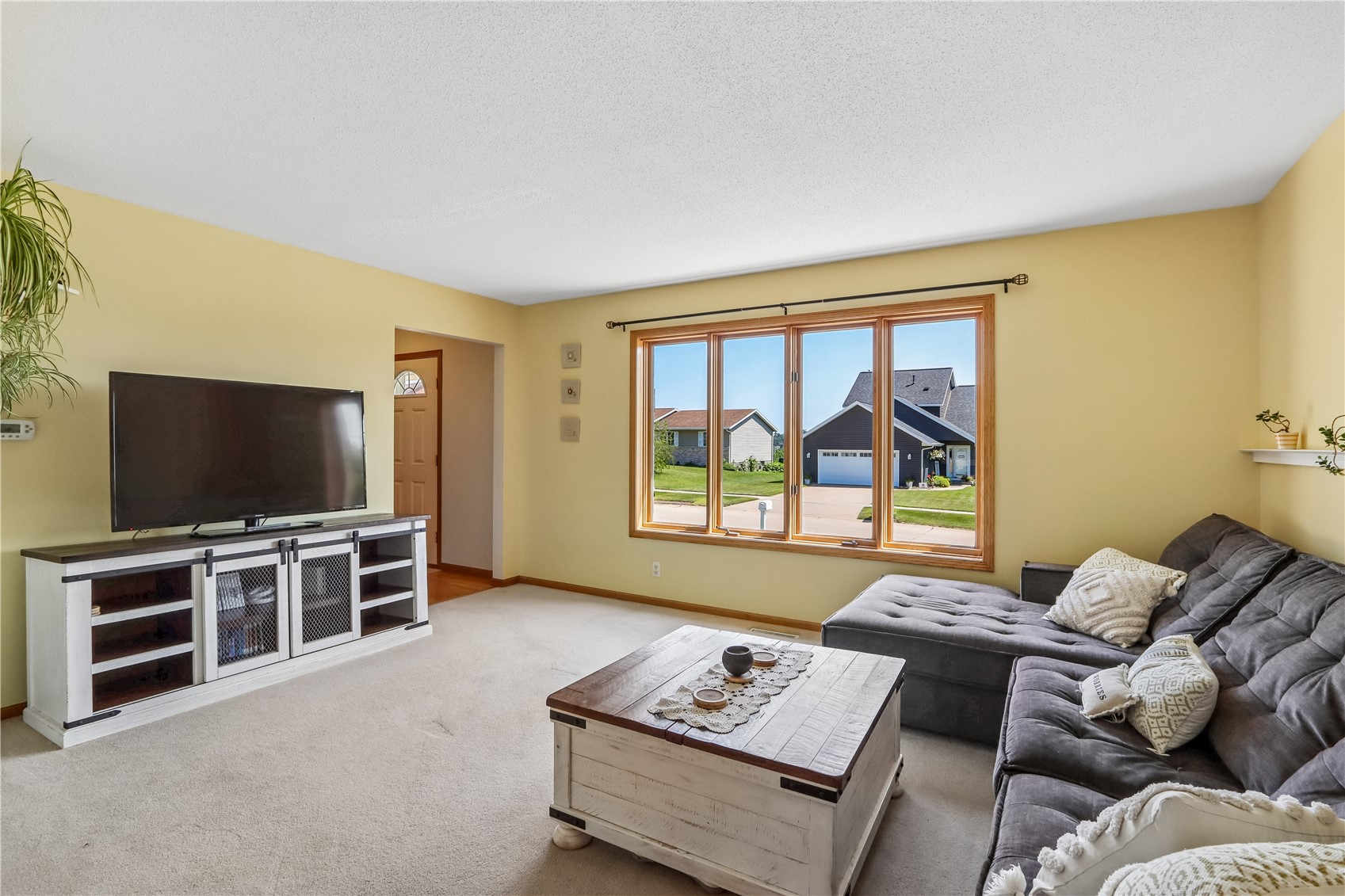 2816 Lancelot Lane NW Cedar Rapids IA 52405