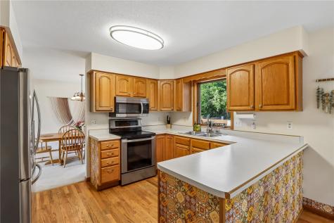 2816 Lancelot Lane NW Cedar Rapids IA 52405