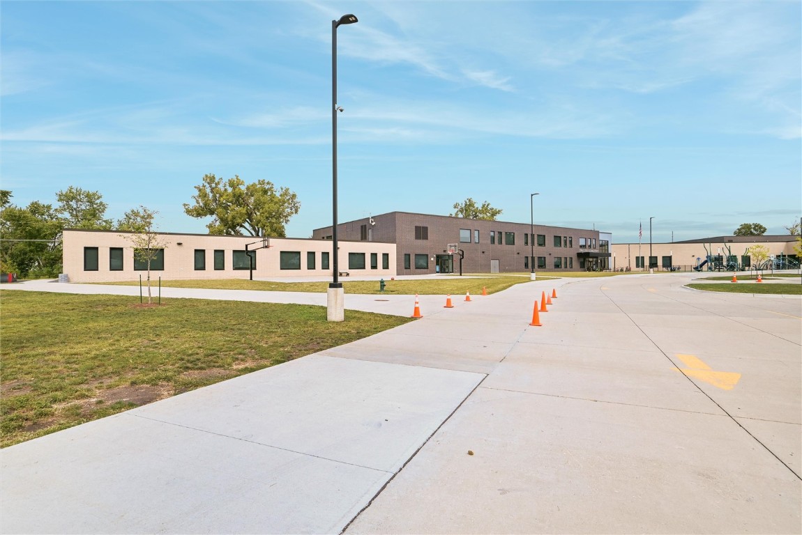 2600 C Avenue NE Cedar Rapids IA 52402