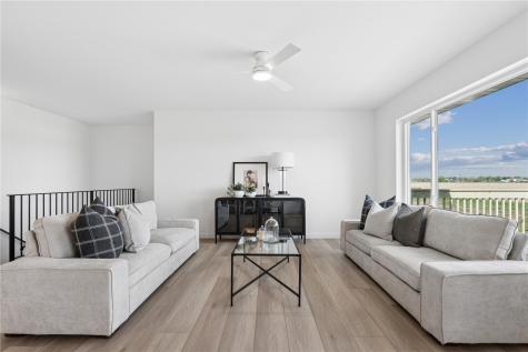 247 Hackberry Drive Palo IA 52324