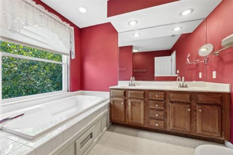1905 Charleston Drive Marion IA 52302