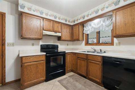 2201 Balsam Drive SW Cedar Rapids IA 52404