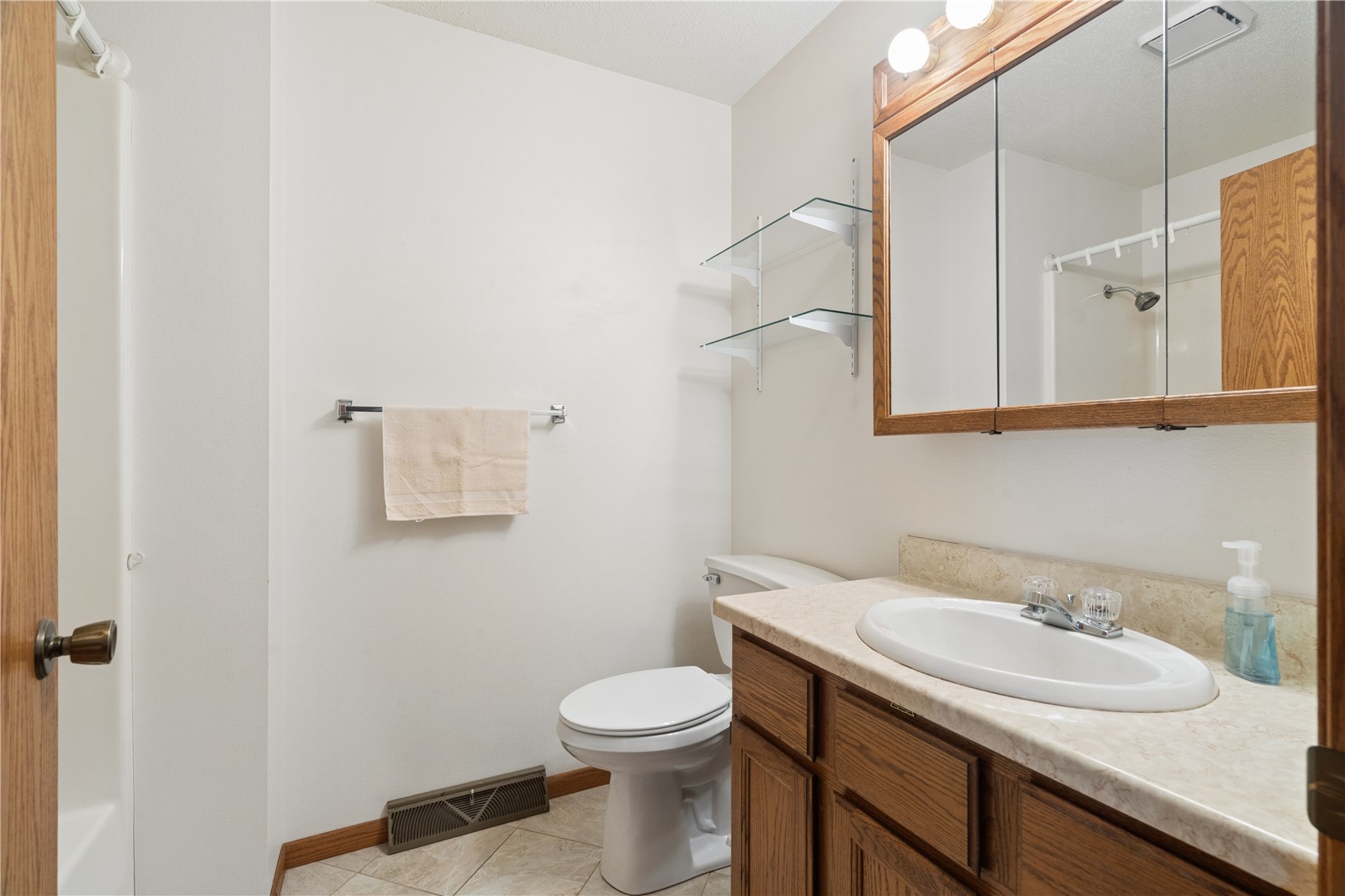 2201 Balsam Drive SW Cedar Rapids IA 52404