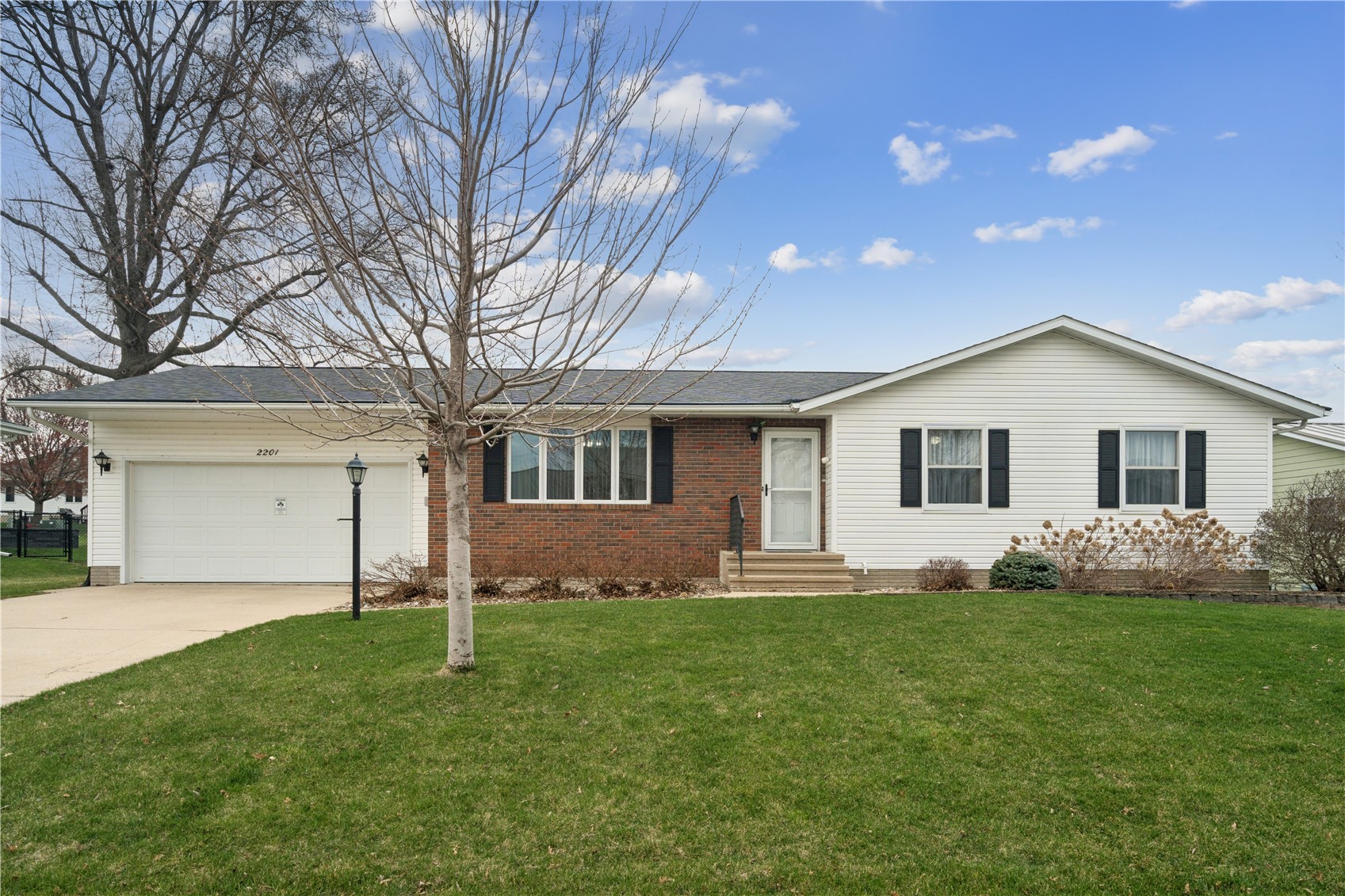 2201 Balsam Drive SW Cedar Rapids IA 52404