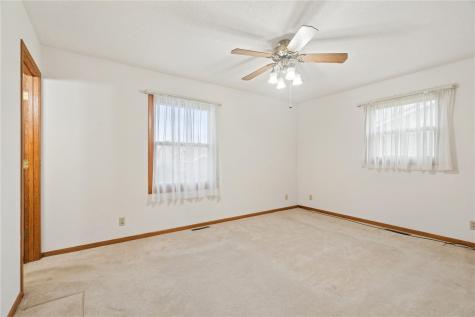 2201 Balsam Drive SW Cedar Rapids IA 52404