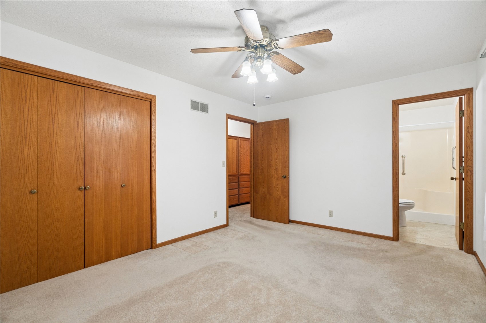 2201 Balsam Drive SW Cedar Rapids IA 52404