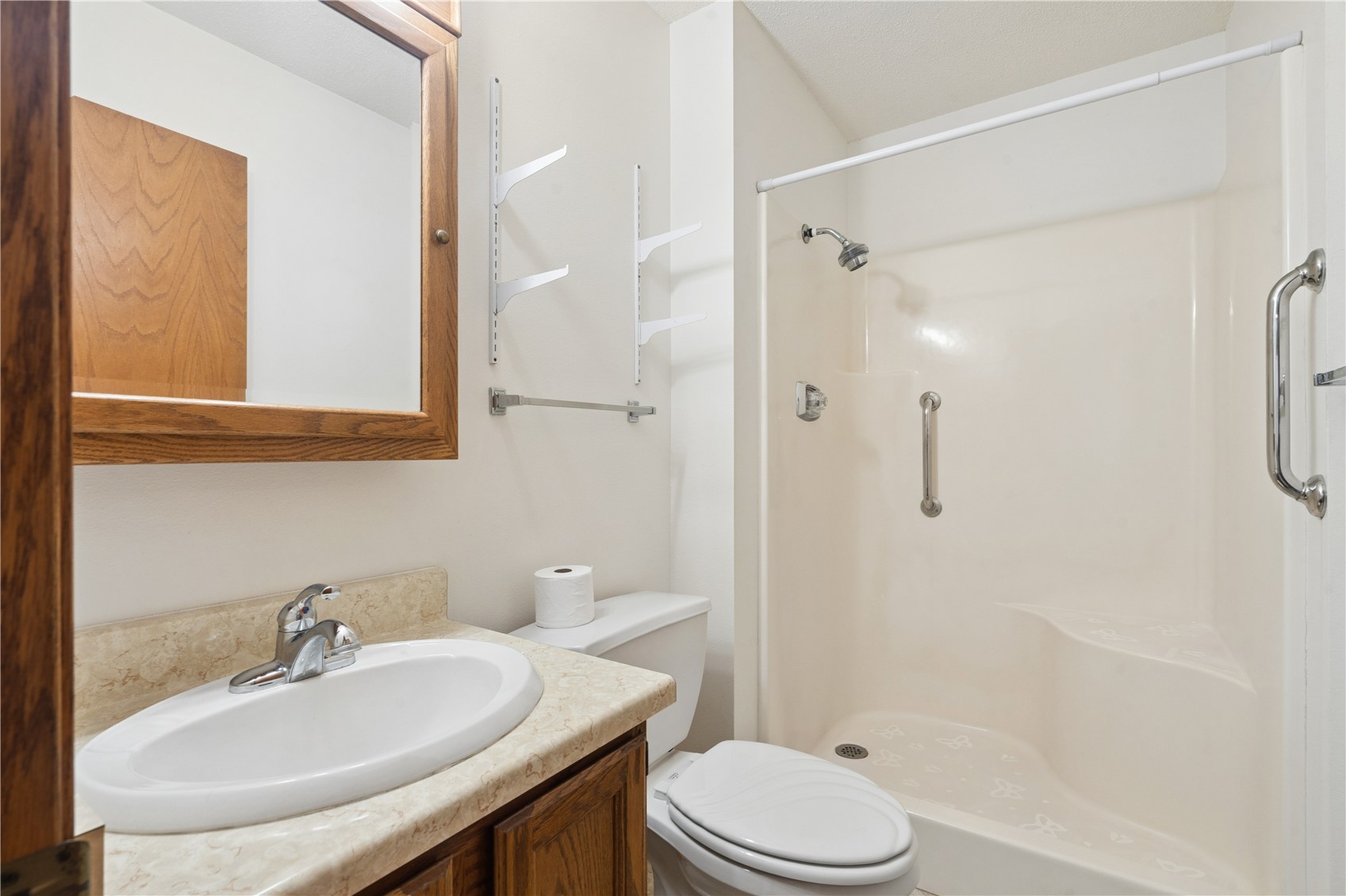 2201 Balsam Drive SW Cedar Rapids IA 52404