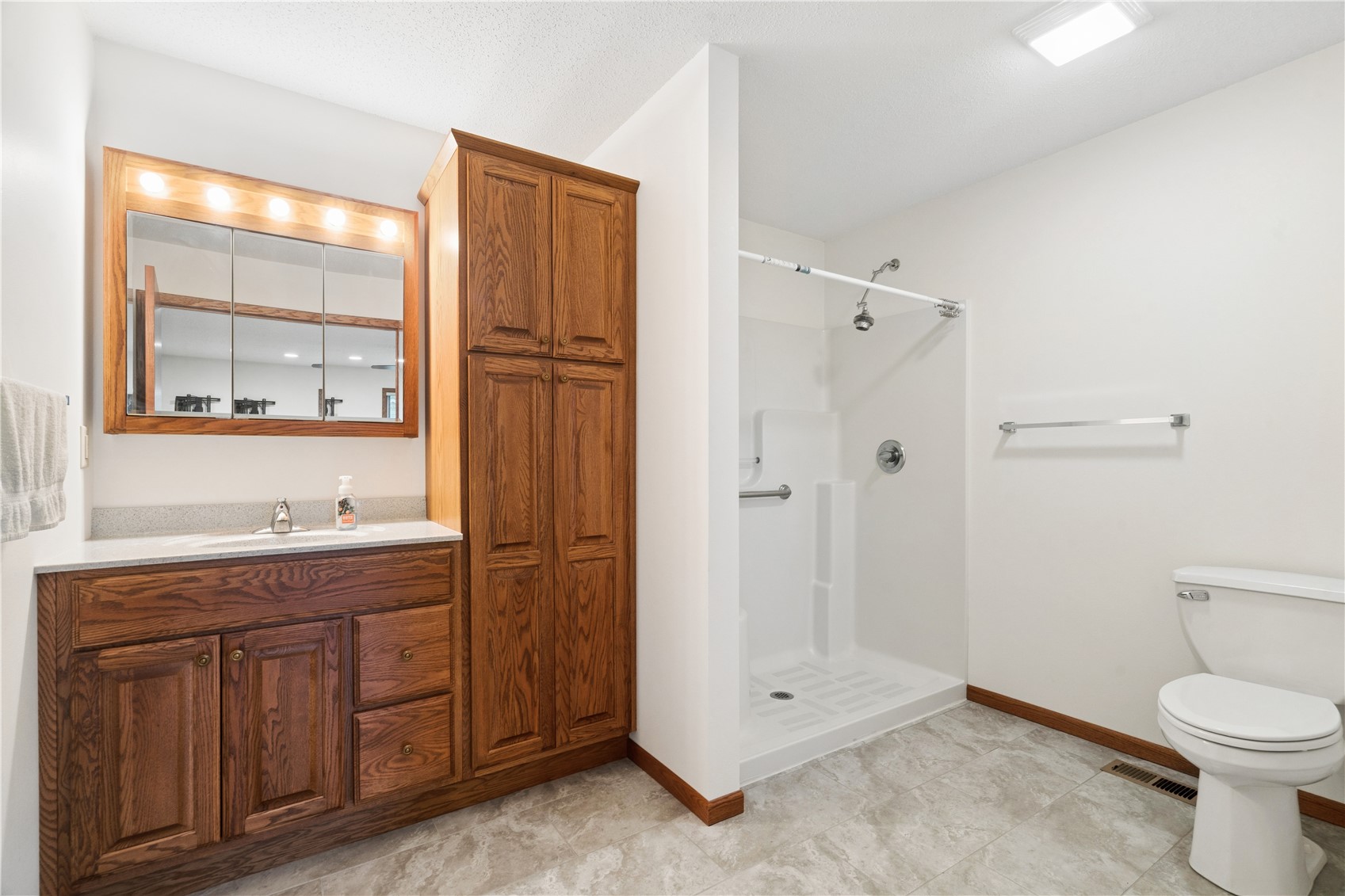 2201 Balsam Drive SW Cedar Rapids IA 52404