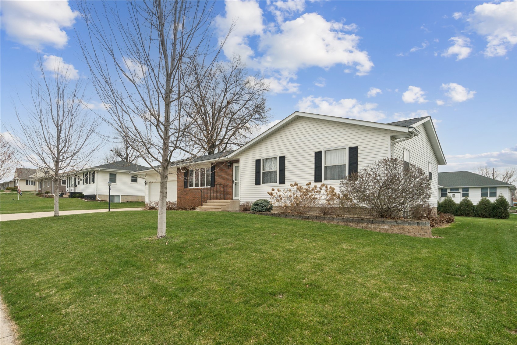 2201 Balsam Drive SW Cedar Rapids IA 52404