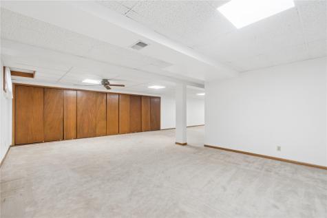 2201 Balsam Drive SW Cedar Rapids IA 52404