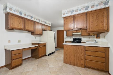 2201 Balsam Drive SW Cedar Rapids IA 52404